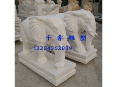 庭院门口装饰汉白玉大象石雕，户外