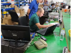 俄罗斯客户再次访问奥特仪表公司，进行压力传感器测试