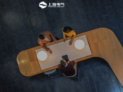 上海电气风电研制成功首套通用大兆瓦盘车工装现场测试工作