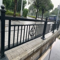 佛山城市护栏京式护栏 深圳马路公路市政护栏栅栏 安全隔离护栏