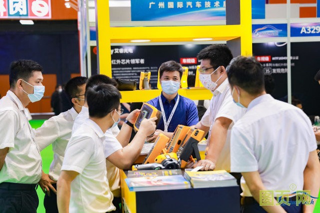 （来源：福禄克参加 AUTO TECH 2021 汽车测试展）