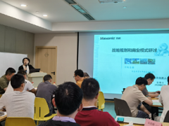 万讯研发技术有声有色，项目进展顺利