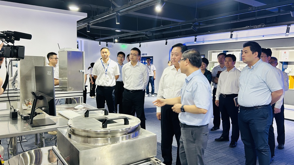 上海松江区委书记程向民一行莅临辰竹交流